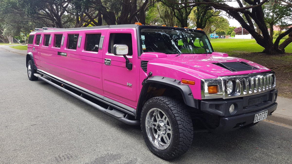 LADIES GIVEAWAY! We have a private HUMMERZINE for 10 ladies on Friday to our beach bar to celebrate International Womens Day thanks to The Limo Club! 
Who would you take with you?