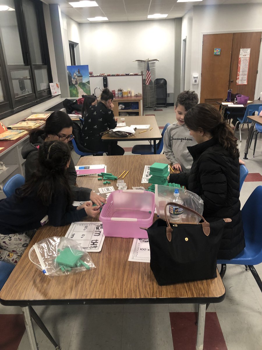 MissQuaglia's tweet image. Family math workshop working on place value! Our favorite was the trash can game 🗑 🎲 #HazletProud #familyworkshop #futurereadynj @SchwarzHeather @MRSroadrunners