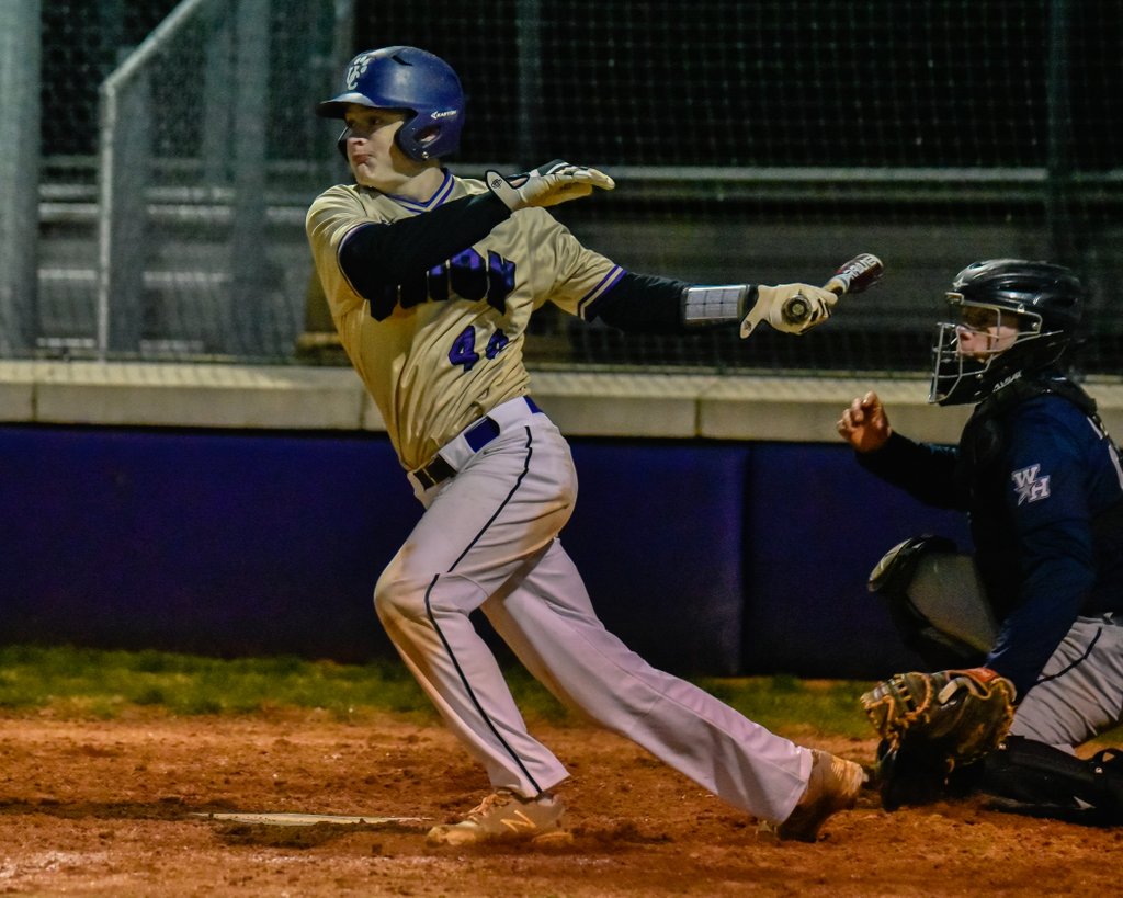 hotrodtodd25's tweet photo. UC gets head coach Zach Odom his first W in dramatic fashion.

Bottom of 7th in pictures:

* Swartz with a PH 1B

* Chitwood game-tying 2-out 1B

* Mancuso GW bloop 1B

* Chaos ensues 🎉🎊🎆🎆🎆 https://t.co/Du4ksdUYGt