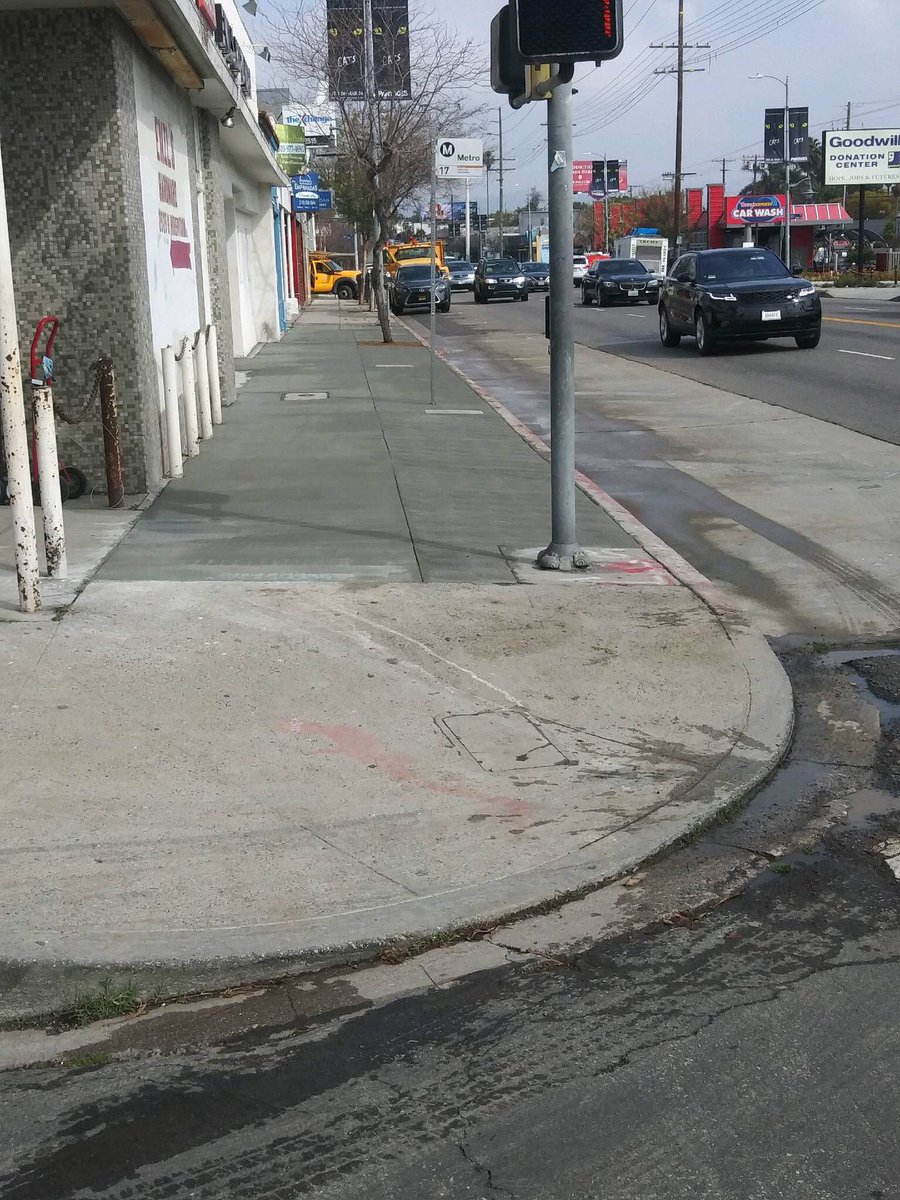 LAGreatStreets's tweet photo. Something is coming to the corner of S. Robertson & Beverlywood... Stay tuned! Thanks @BSSLosAngeles @Spottnik #BeforeAndAfter #WeLoveTransit #LAGreatStreets https://t.co/b7h1Bvhl52