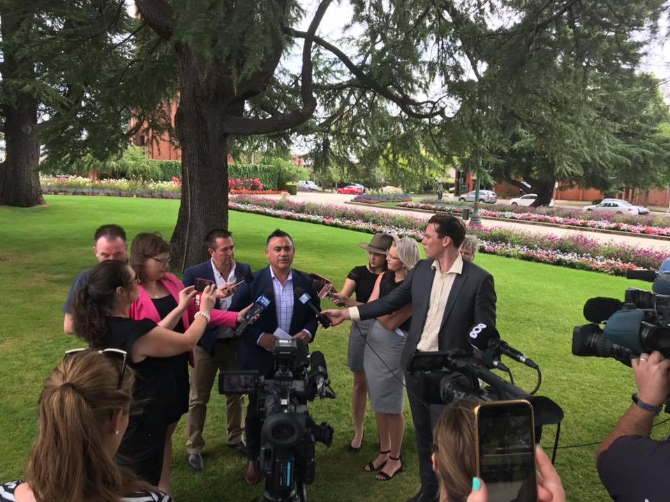 boorer_sarah's tweet photo. $2.5 Billion announcement by @JohnBarilaroMP &amp; @PaulTooleMP in Bathurst today for the duplication of the Great Western Highway. Thanks for the action shot #BathurstBusinessChamber @craigandsim https://t.co/Vn89SIU0oM
