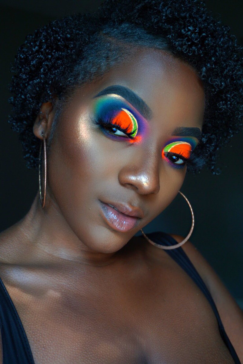 mothergolden's tweet photo. Oh Hiiiii. 
@ABHcosmetics https://t.co/16STCKRiRH