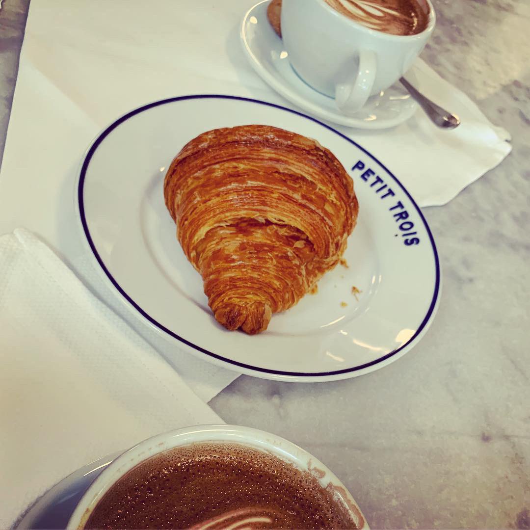 KatrinaMusic's tweet photo. Mommy time! @PetittroisLA #LeValley #Croissant #Coffee #Perfection #LAGirl #CurlyGirl #Foodie https://t.co/OqIwVAOGV9