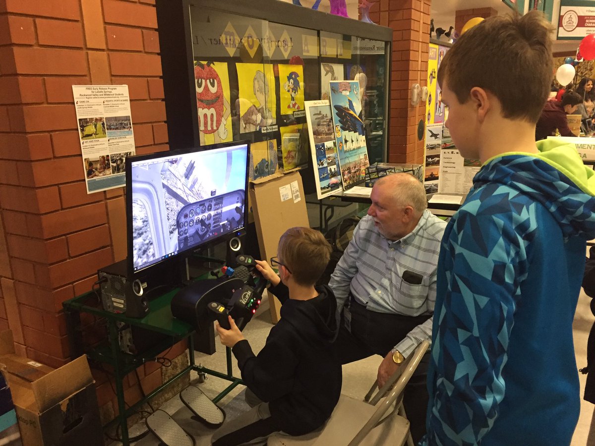 Having a great night at STEAM Fest at LSMS!