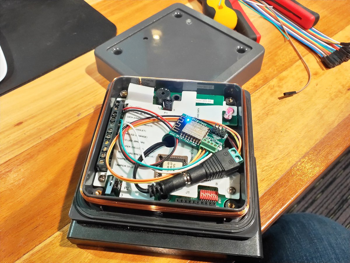 mazodude's tweet image. Finally got batteries for my RFID reader with #rfidtool. And yes @exploit_agency I did update the firmware 😀