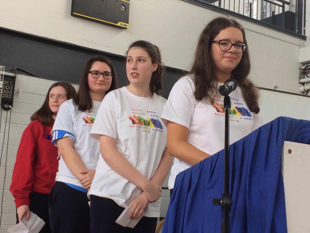 LronanLouise's tweet photo. @ActiveFlag @ColaisteBridePE reminding students that the focus of the week is to be ACTIVELY INCLUSIVE. There is something for everyone here in CB. #getCBmoving. Great to see so many teachers on board. https://t.co/6g6CCczSIC