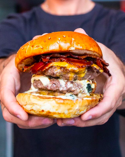 Tout le monde prétend connaître le meilleur burger de Paris... 
Hé bien, ne cherchez plus !! On l'a trouvé !! 
Le meilleur burger de Paris se trouve au <a href="/LeCamionQuiFume/">Le Camion Qui Fume</a> 🍔 
🏠 Restaurant, 168 rue Montmartre Paris 2e