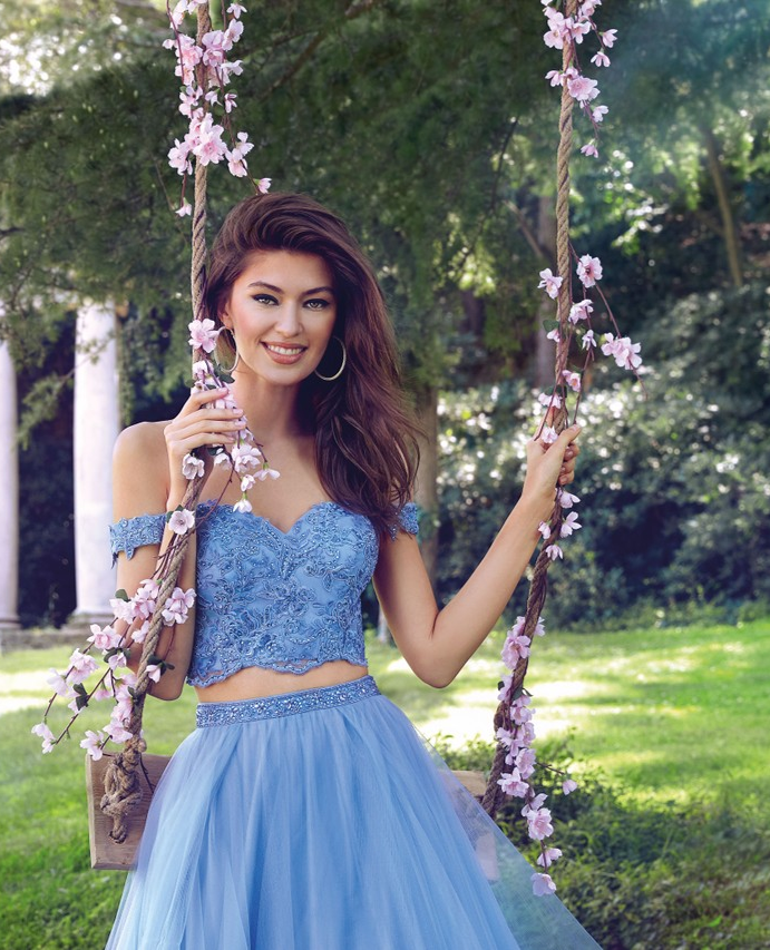 alyceparis's tweet image. 👑 Princess Goals! Swipe to see the sketch and get a closer look! 60373 in Blue Iris 😍 Also available in Cerise, Cobalt, and Rosewater!

#princessdress#2019prom #gala #formalwear #specialoccasion #promdress #promdresses #formal #quinceanera #quinceañera #sweet16 #shopthelook