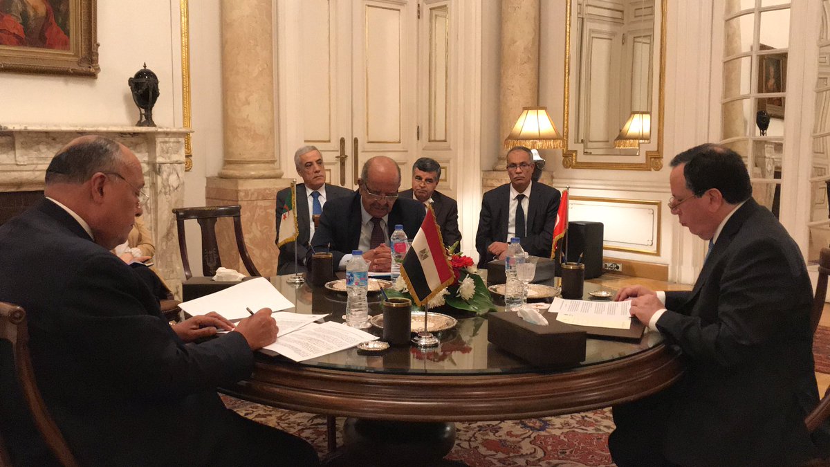 Tripartite #Algérie #Egypte #Tunisie : occasion renouvelée de poursuivre la concertation sur la situation en #Libye et le soutien aux efforts des Nations Unies pour le règlement de la crise dans ce pays frère et voisin. <a href="/MfaEgypt/">Egypt MFA Spokesperson</a> @Jhinaoui_MAE <a href="/UNSMILibya/">UNSMIL</a>