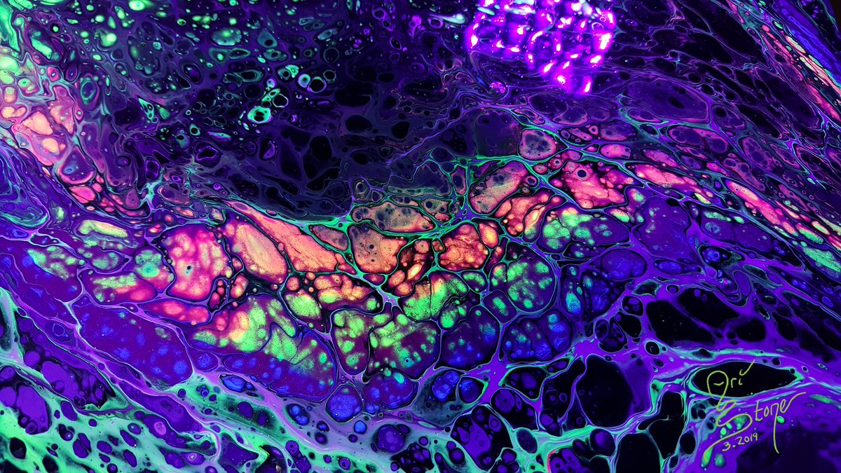 AriStone's tweet photo. A new #Blacklight #galaxy #PaintPour in process. 

#galaxypour #art by #AriStone https://t.co/jbd7E2c1lU