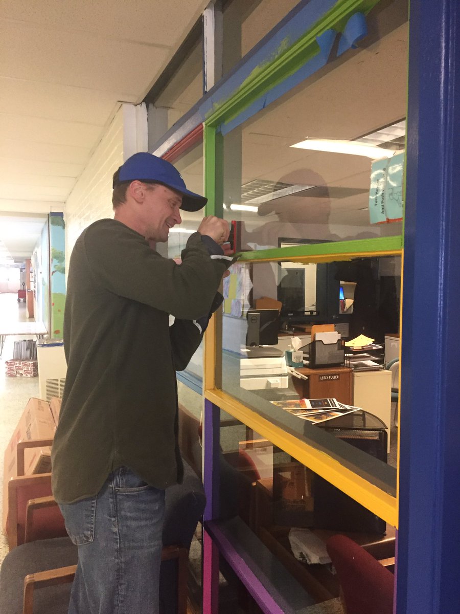 APSTaylor's tweet image. #ThankYou Mr. Schilling for getting the excess paint off of the front office windows. @TaylorPTAtalk @VPLiaison @APSVaSchoolBd @apsvolunteers #APSGetinvolved #parent #volunteers @Schooldaysmag