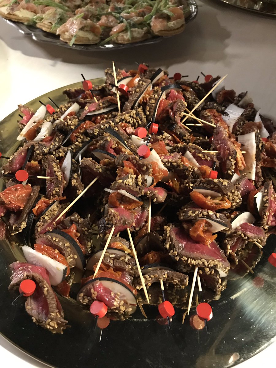 PConserto's tweet photo. Soirée d'agence à @_Conserto #Rennes 🥂
Activité #TopChef 🔪 🍅 🍅
🔥 Personne n'a fini trop enfumé 🔥

#PositiveTechnologie #GPTW #JaimeQuandCaPique
CC @EPlassard @ML_Conserto @a2panti https://t.co/gEAIvcPH3g