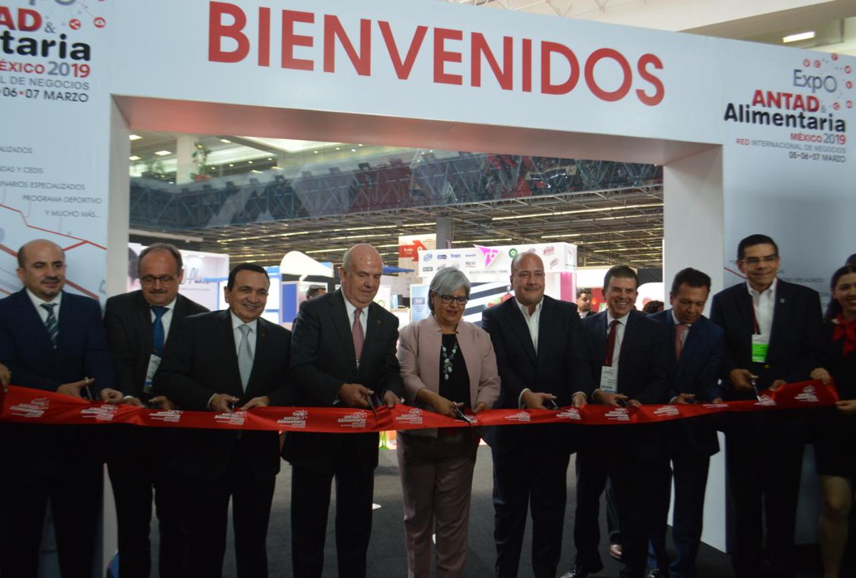 CONCANACO's tweet image. Con el corte oficial de listón, en el que participaron nuestro pdte. José Manuel López Campos; la secretaria de Economía, Graciela Márquez, y el pdte. ejecutivo de la ANTAD, Vicente Yañez, entre otras personalidades, inició la Expo ANTAD &amp;amp; Alimentaria México 2019, en Guadalajara.