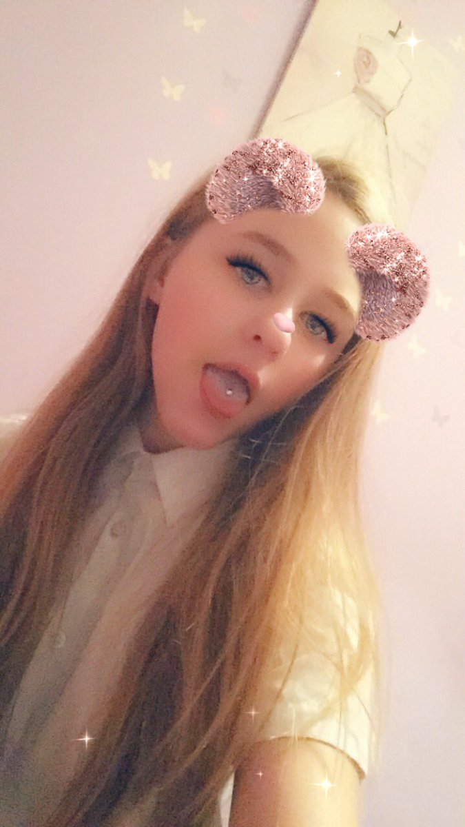 charley6780's tweet photo. BIRTHDAY GIRL๐ I am turning 14 TODAY! I was born at 21:00 so I will be officially 14 when the Dolan twins post #Dolantwins #DolansTwinsTuesday #lovedolan #tuesdayselfie #happybirthday ! https://t.co/0CE6PbgiRG