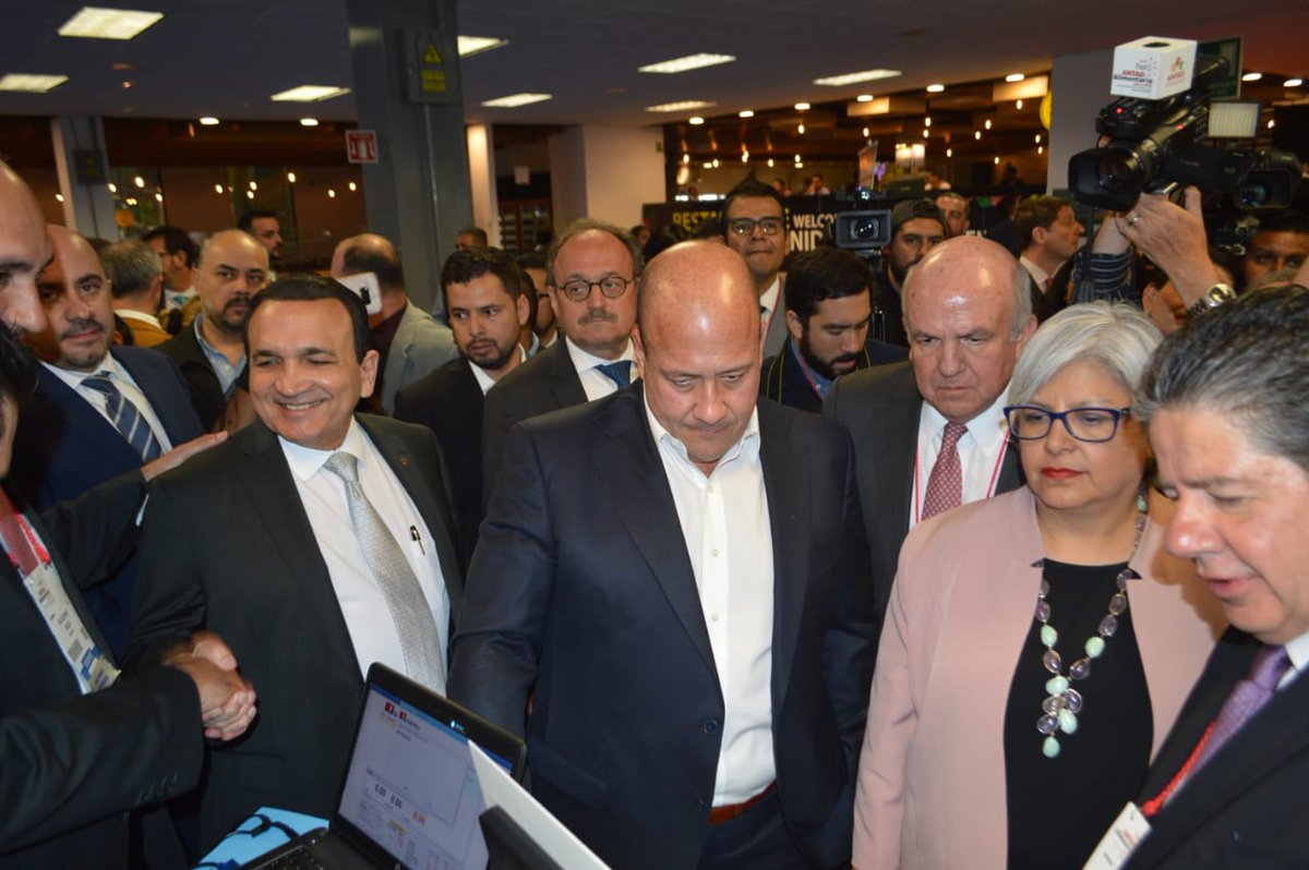 CONCANACO's tweet image. Con el corte oficial de listón, en el que participaron nuestro pdte. José Manuel López Campos; la secretaria de Economía, Graciela Márquez, y el pdte. ejecutivo de la ANTAD, Vicente Yañez, entre otras personalidades, inició la Expo ANTAD &amp;amp; Alimentaria México 2019, en Guadalajara.