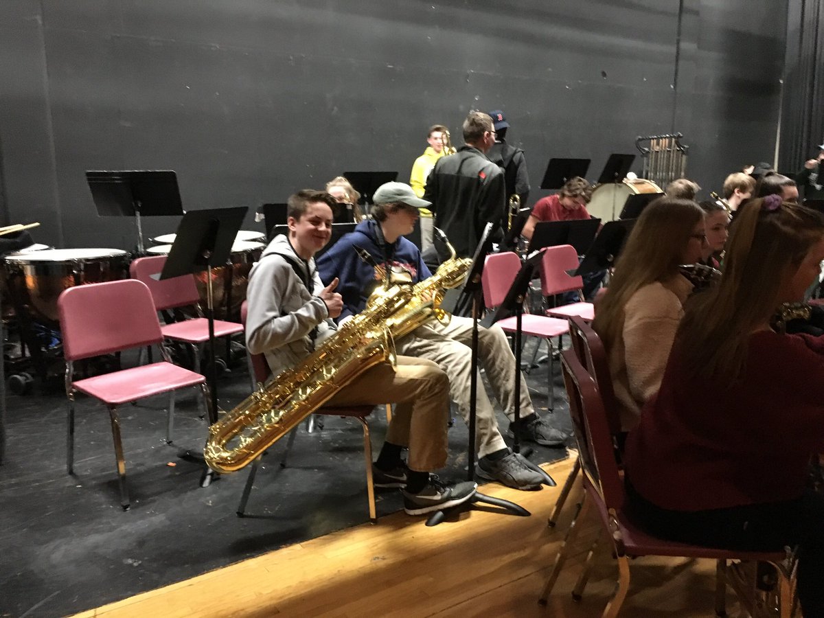 moloneynipmuc's tweet photo. Great time shadowing Harry today! Especially had fun listening to the best band in the valley. Every teacher needs to do this once. #MURSDinspires #NipmucPride #studentfortheday https://t.co/FF5mLn4wDq