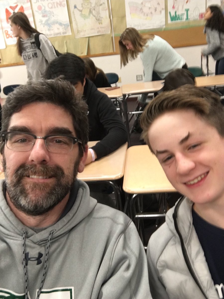 moloneynipmuc's tweet photo. Great time shadowing Harry today! Especially had fun listening to the best band in the valley. Every teacher needs to do this once. #MURSDinspires #NipmucPride #studentfortheday https://t.co/FF5mLn4wDq