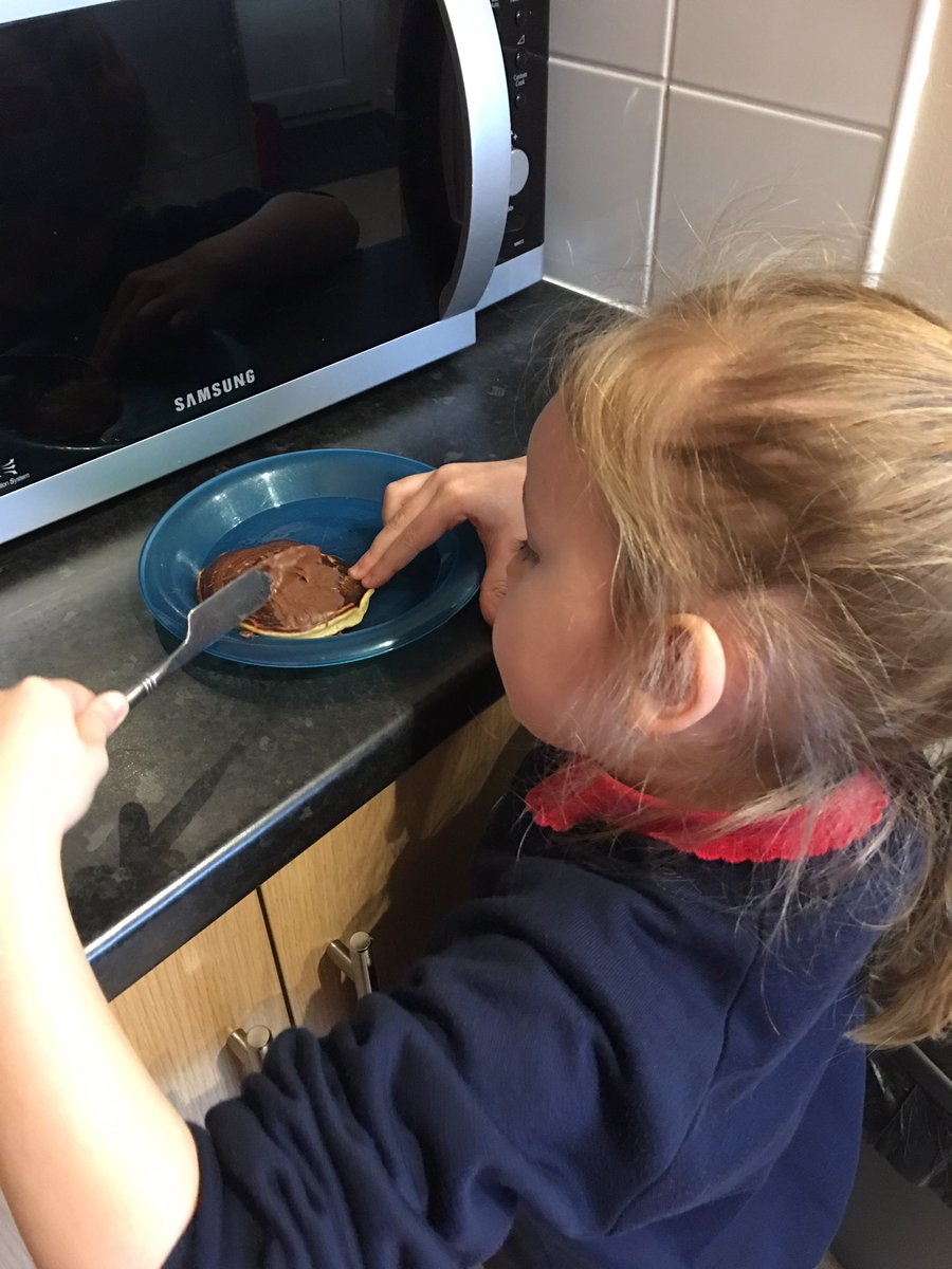 BluebirdsLittle's tweet photo. Pancakes went down well today #shrovetuesday https://t.co/Z2uq5sGKK2