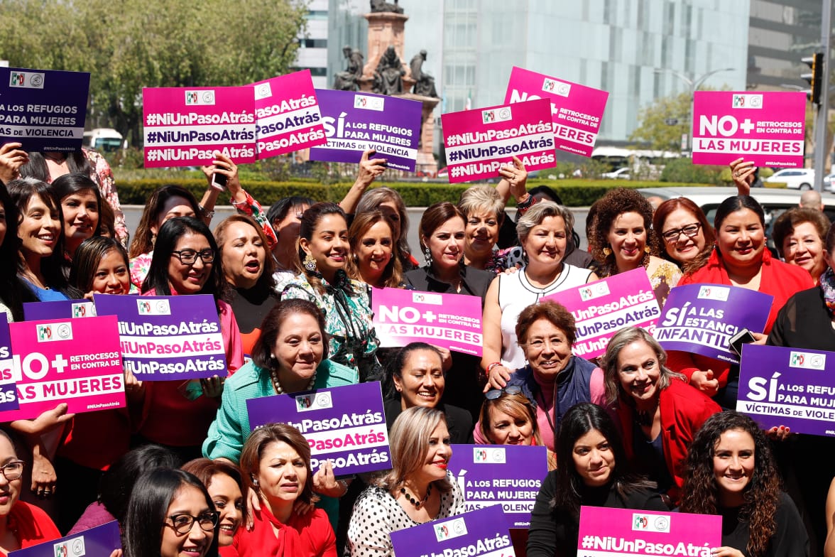 OnmpriNacional's tweet photo. #NiUnPasoAtrás en los logros alcanzados en materia de igualdad. La reducción de presupuesto para estancias infantiles y la incertidumbre en el caso refugios para mujeres que han sufrido violencia afectan a los DDHH.  Exigimos un alto a las políticas misóginas del @GobiernoMX. https://t.co/32yFBJShf2