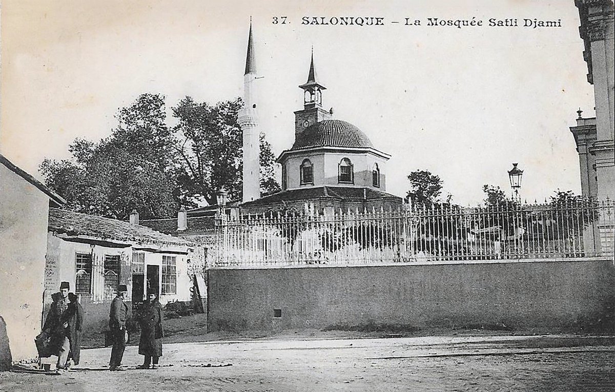Saatli Mosque, Selanik (Thessaloniki) GreeceAn 18th Century Ottoman mosque built by Selim Paşa. It was burned down, together with much of the Turkish and Jewis quarter of Salonika, in August 1917