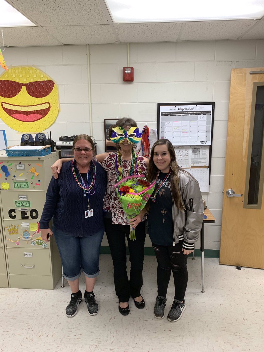AmberLiebler's tweet photo. Mardi Gras Birthday fun #freedomvcs https://t.co/PK2oSCvbUW