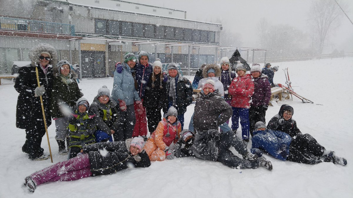 Aboriginal_Ed's tweet photo. Wow! What a great day of fun and learning with students from Quinte Mohawk School. If smiles are benchmarks, the first ever Batawa Snow Snake Tournament was a huge success. Nia:wen koa to the staff and students at Sacred Heart School for hosting the event! https://t.co/RDC7P7onOf