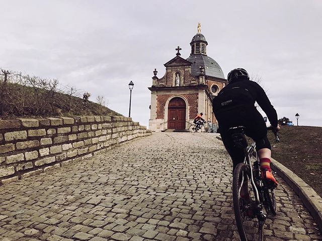 B1RDMN's tweet photo. Nearly that time again...
.
.
.
#flanders #girocycles #curvecycling #beyouralterego #racerideseek #jamcycling #muur #kapelmuur #geraardsbergen #vlaanderen #ronde https://t.co/coZ4VVzRXR https://t.co/Q7jDUKJR8m