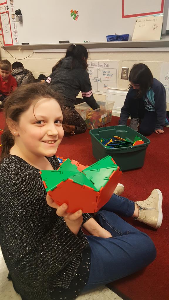 Nikin_C's tweet image. Ss @FreyFlames find fun stuff to do when it is too cold to go outside. Creativity is the key. #bestschoolinthenation @JasonJCathey #funatrecess