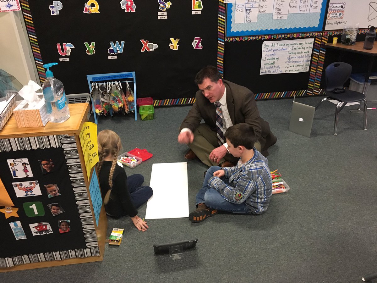 CoffeeclassLS's tweet photo. Working on some special Animal Adaptation projects to share with families next week..and we had a special visitor! @LillianSchuElem #PLTW #LSsharks #firstgrade https://t.co/FbJXXY56h1