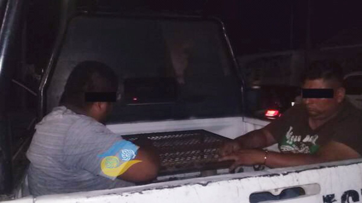 Aveefeniix's tweet photo. FOTOS:
Tras persecución DETIENEN A TRES DEL #CJNG en #Sayula de Alemán. Le aseguran armas, pasamontaña, cartuchos y auto.

https://t.co/e4H2O7yVYe

#Veracruz #Acayucan #Hueyapan #LasChoapas #Minatitlán #Coatza #CórdobaVer #Orizaba #Xalapa #Verfollow #Papantla #PozaRica #Tuxpan https://t.co/o5wPh3CQDb