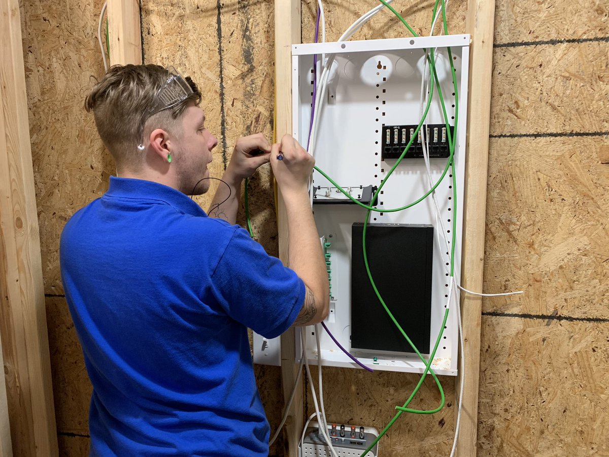 CEDIA's tweet photo. Great day of hands-on training during our Basic Residential Boot Camp! https://t.co/gHri9LSAup https://t.co/z6fSu0LcG2