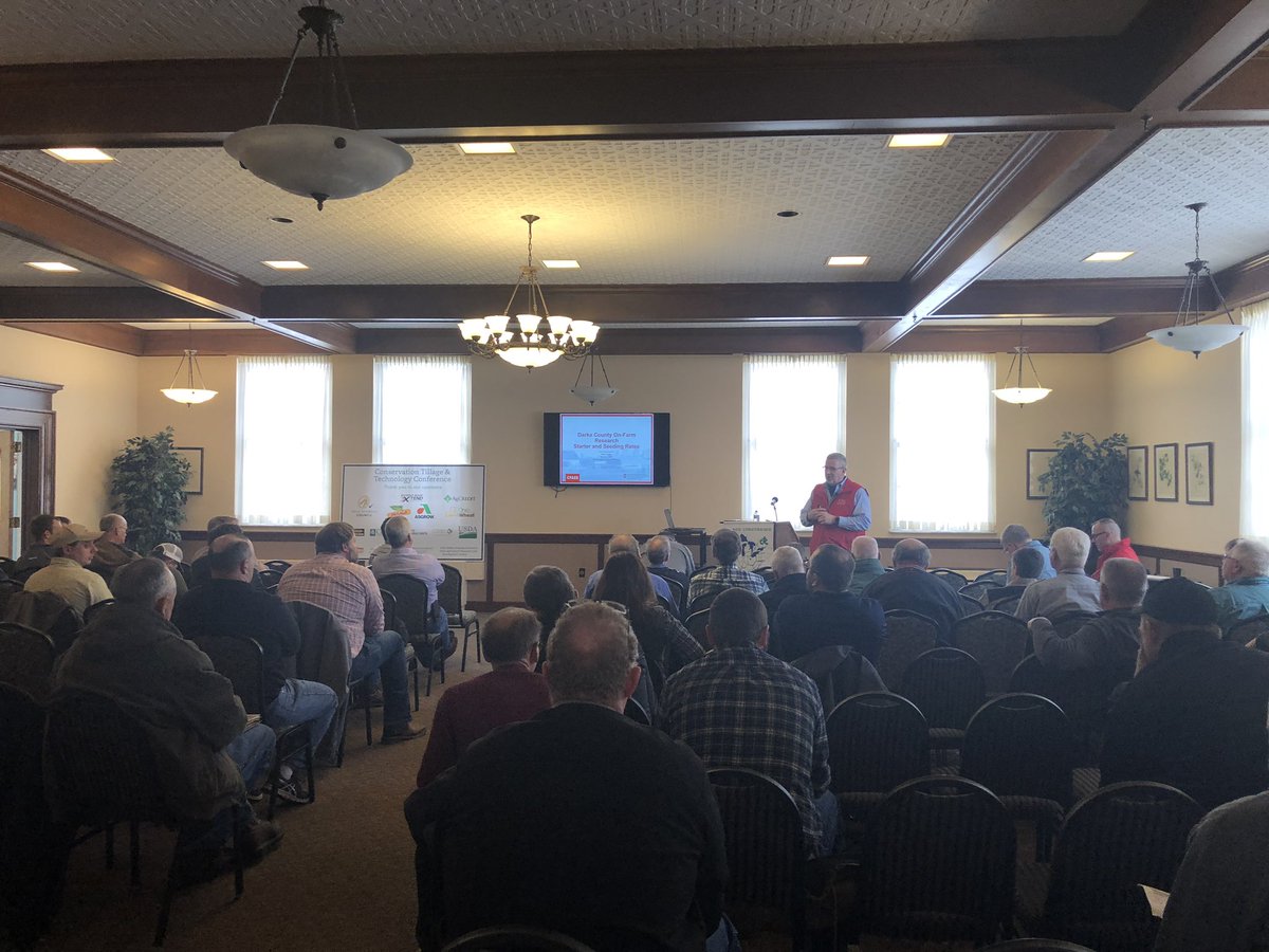 Farm3rsDaught3r's tweet photo. .@scuster7781 going over his Darke Co. Ohio #eFields trials looking at seeding rate and starter fertilizer. #onfarmresearch #CTTC19 https://t.co/vIFrKS0E5Q