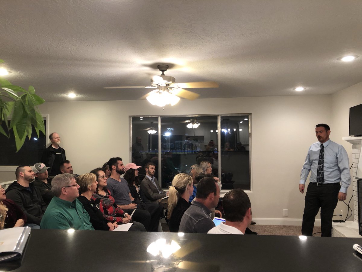 M2CEOPodcast's tweet photo. I believe part of #success is helping others achieve it along side you. We are so greatful for everyone who teaches us and who we get to help teach. Working together to creat a #WinWin situation is always best. #realestate #business #beyourownboss #makemoney #realestateeducation https://t.co/vay5tTQctF