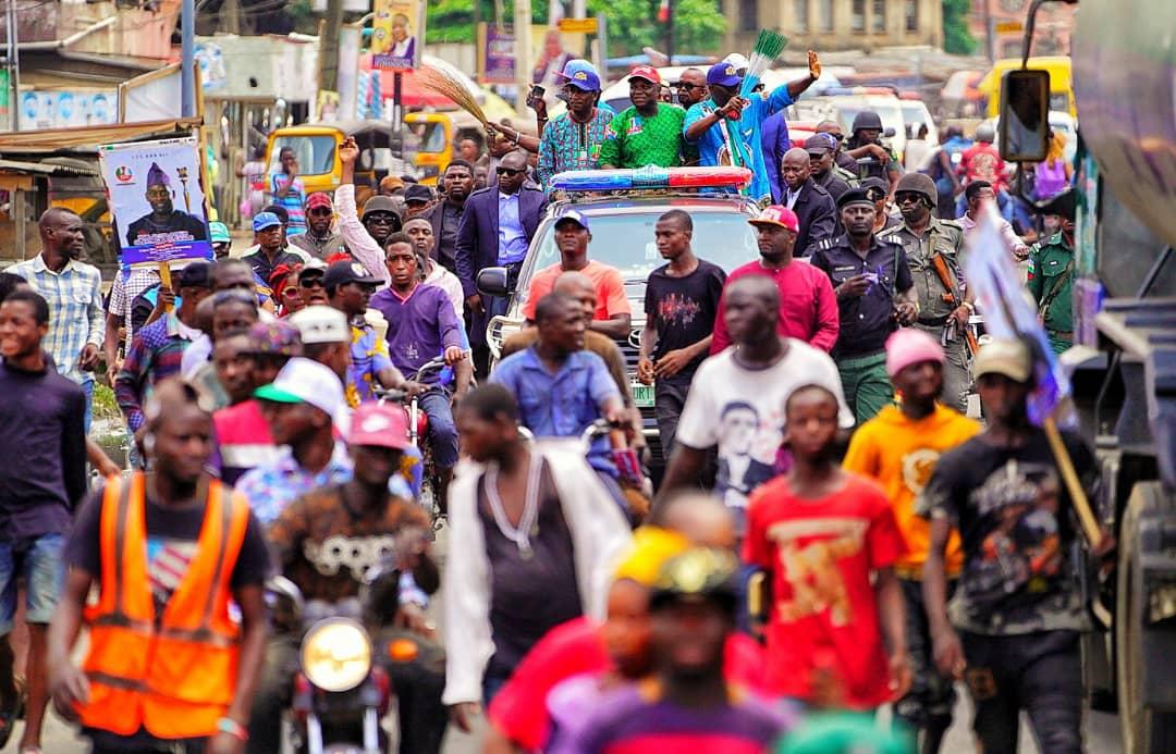 jidesanwoolu's tweet photo. Today was a good day.

From Mushin to Isolo to Okota to Ijesha, Lawanson and environs, we felt the love and we send it right back to you all. ❤

Thank you! 

#ForAGreaterLagos 
#MyPVCForSanwoolu https://t.co/prlDjqO2sb