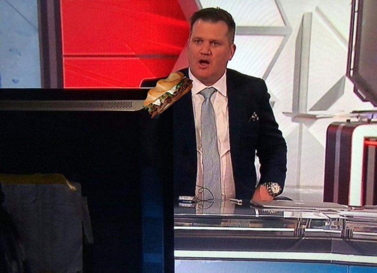 ScottLoney's tweet photo. @OverDrive1050 just spotted @odognine2 ejecting his steak sandwich https://t.co/KEiHBrhjVP