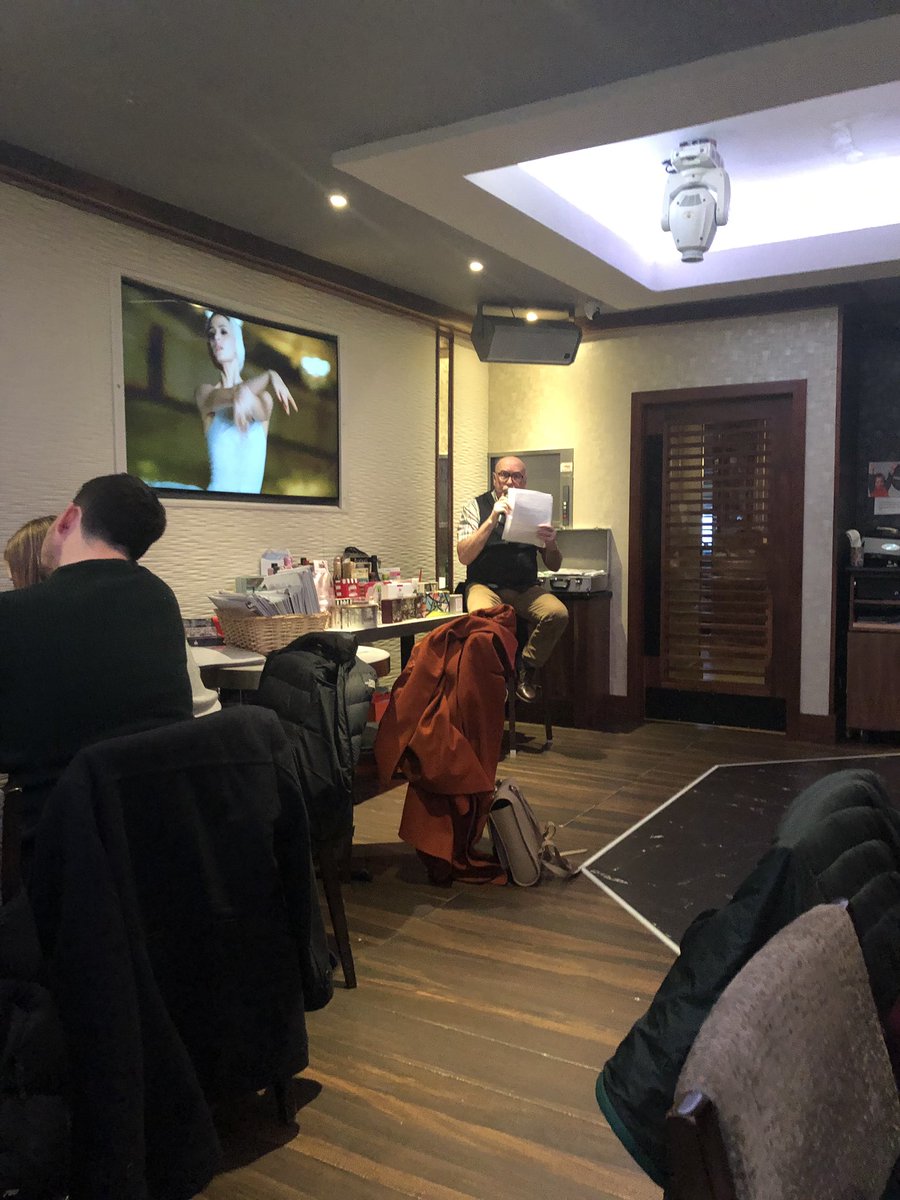 BlackaddersDG's tweet photo. We are underway at @theforthotel for our pub quiz. It’s time to put that 15 minutes of last minute cramming into action! 🤓🤓🤯🤯 #DragonsGlen https://t.co/q5uZUd1VYb