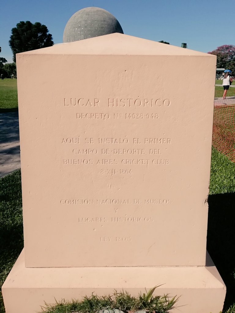 This monument stand where Buenos Aires Cricket club once was - back in 1864

#buenosaires #palermo #cricket