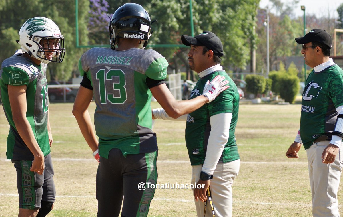 Tonatiuhacolor's tweet photo. El pasado fin de semana no sólo se vivió un duelo entre hermanos politécnicos en Santo Tomás, también en Culhuacán los Cheyennes @ESIME_Culhuacan enfrentaron a la @olaverdeupiicsa en scrimmage de la #Intermedia 2019 de OFAMO
#Huélum 👊⚙️
#TodosSomosFootball 🏈🇲🇽
#FelizMartes 😮 https://t.co/ogozXI8IX8