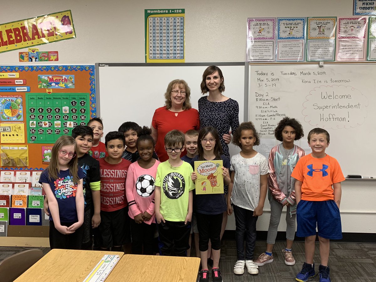SahuaroRanchEl's tweet photo. Thank you Superintendent Hoffman for visiting us today! #kathyhoffman #statesuperintendent @kathyhoffman_az https://t.co/YyDZUEjotX