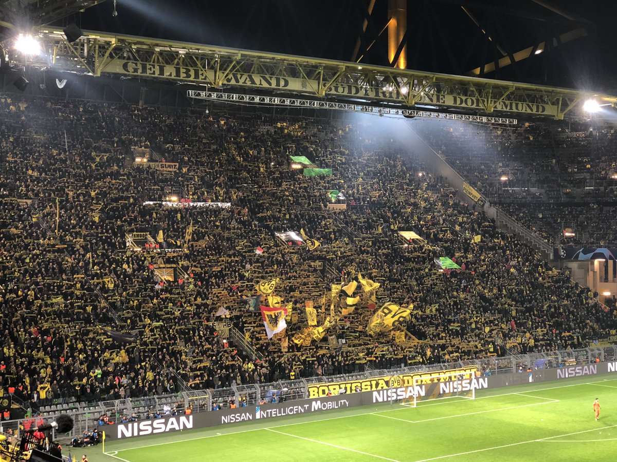 DortmundLimite's tweet photo. ¡FINAL Y ELIMINACIÓN!
Borussia Dortmund cae derrotado 1-0 ante el Tottenham y queda eliminado de la UEFA Champions League 🏆 por un global de (0-4) Lo dieron todo los de Favre pero Lloris estuvo excepcional, ahora hay que volcarse por la liga. #THFCBVB #TOTBVB #BVB 💛 🖤 ⚽ 🐝 ⚫ https://t.co/RWuC0hwHuC
