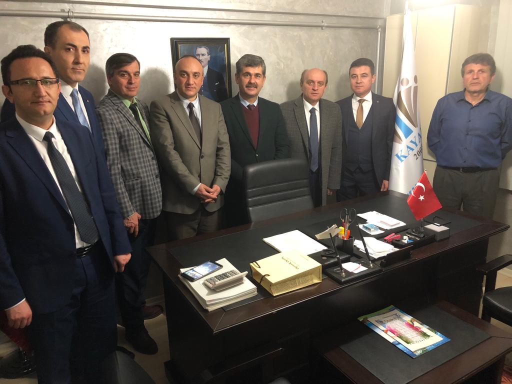 MeyadMobbing's tweet photo. #MEYAD
#KAYAD
#DOSTLUK
#KARDEŞLİK
Bugün kardeş dernek olan (Kamu Yönetimi Araştırma Derneği) KAYAD'ı MEYAD olarak ziyaret ettik. Birlikte nice güzel hizmetler yapabilmek ümidiyle. kardeşçe misafir ettikleri için çok teşekkür ederiz.
"Çalışma Hayatına Katkı İçin Çalışıyoruz." https://t.co/7BNXhnRtbS