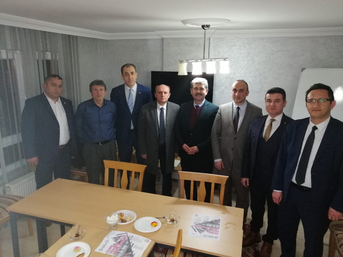 MeyadMobbing's tweet photo. #MEYAD
#KAYAD
#DOSTLUK
#KARDEŞLİK
Bugün kardeş dernek olan (Kamu Yönetimi Araştırma Derneği) KAYAD'ı MEYAD olarak ziyaret ettik. Birlikte nice güzel hizmetler yapabilmek ümidiyle. kardeşçe misafir ettikleri için çok teşekkür ederiz.
"Çalışma Hayatına Katkı İçin Çalışıyoruz." https://t.co/7BNXhnRtbS