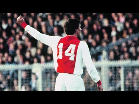 EduPolo's tweet photo. El 1-4 del Ajax, gran homenaje a Cruyff https://t.co/0OgLXihsgz