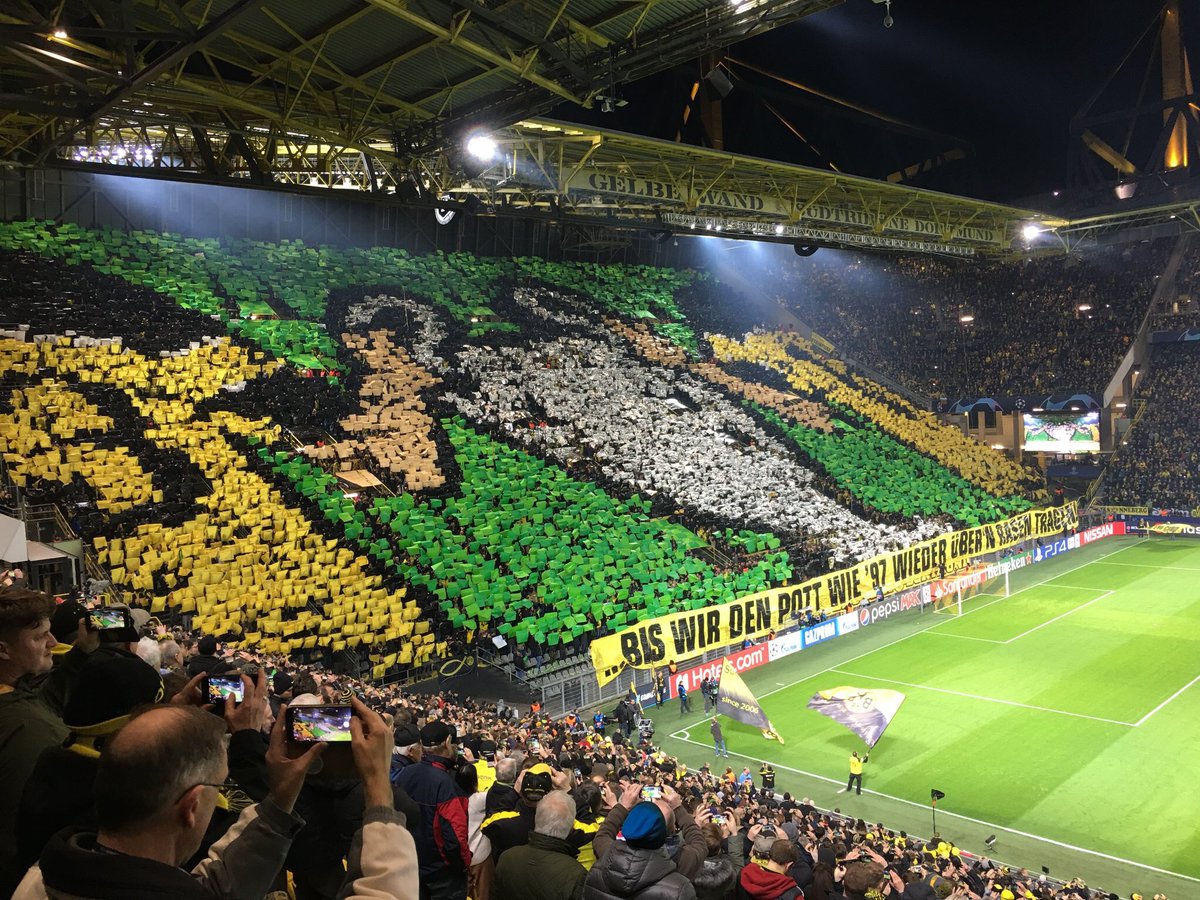DortmundLimite's tweet photo. ¡FINAL Y ELIMINACIÓN!
Borussia Dortmund cae derrotado 1-0 ante el Tottenham y queda eliminado de la UEFA Champions League 🏆 por un global de (0-4) Lo dieron todo los de Favre pero Lloris estuvo excepcional, ahora hay que volcarse por la liga. #THFCBVB #TOTBVB #BVB 💛 🖤 ⚽ 🐝 ⚫ https://t.co/RWuC0hwHuC