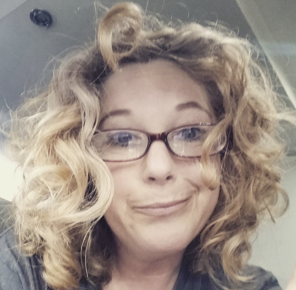 bryony32's tweet photo. Oops when you nip out for a quick catch up with friends and your curls end up as pi$$ed as you! #schoolnightdrinking #curlyhairdontcare https://t.co/g9bkCm0h3Z