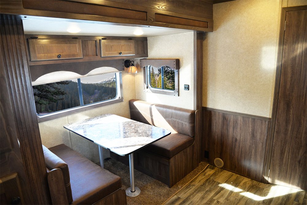 LakotaTrailers's tweet photo. 2 BEDROOM Charger Livestock Edition with 15' of living quarters, BUNK BEDS, & tons of VERSATILITY! ๐๐๐ต
Now you can travel with the WHOLE CREW! โจ https://t.co/e5erSFyB7l
#LakotaFOREVER #LakotaTrailers #ChargingForward #StockTrailers #LQTrailers #Travel #MadeInUSA ๐บ๐ธ https://t.co/n8LBBnJL2q