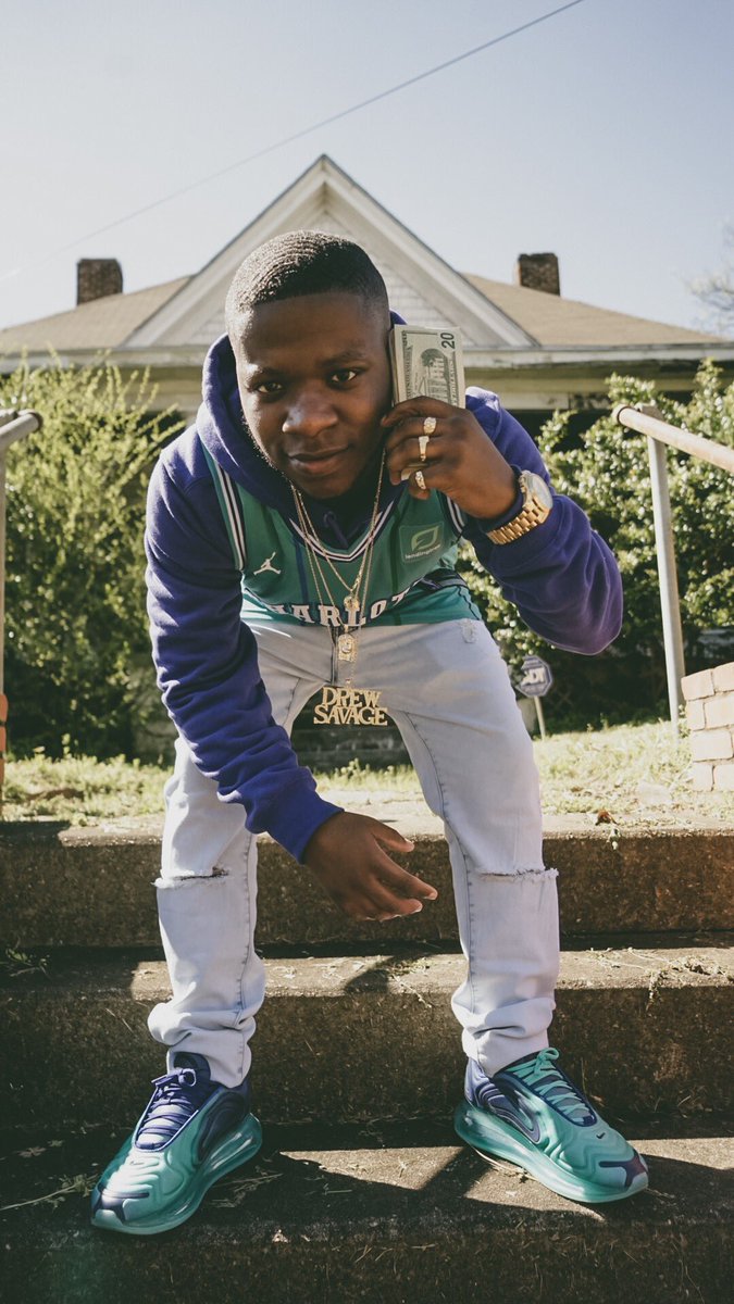 RealDrewSavage's tweet photo. Fake Daps 👊🏾&amp; The Fake Hugs🙅🏾‍♂️ Most Of These N*ggas Be Sum Haters🤨, Salt🧂 Don’t Kill Playas😎 B*tches Still Needing Favors. I Done Ran That Shit Way Up☝🏾 I can Hear Em Screaming😫 Wait Up, Dripping💧 On Em I Got Flavor🍝 Lil Nigga Get Ya Weight Up🏋🏾‍♂️🤫‼️ #HBD2Me 🎉  #DaBagWay 🎒 https://t.co/b1sqJEJD2l
