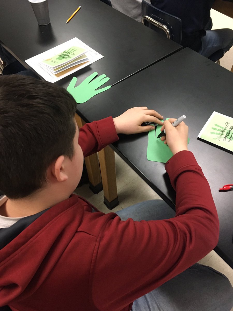 deucehorse1's tweet photo. @EtownAreaHS @EtownFFA First year FFA members set goal for what they would like to accomplish this year and throughout their entire FFA career. #Leadership #Goals #ChapterLeadership https://t.co/wsZec97bHU
