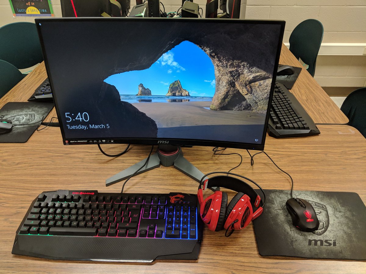 VBSDTECH's tweet image. VB Dream Team takes the W tonight against Farmington High School. Go Pointers. #eSports #LeagueOfLegends @VanBurenHS