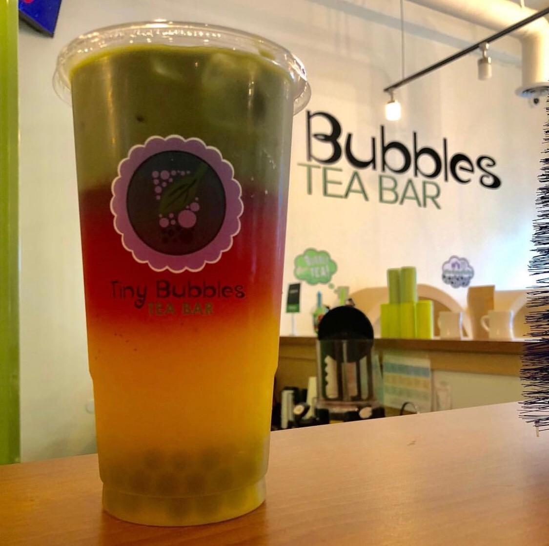 TinyBubblesTea's tweet photo. 😆 BIG bubbles tea bar #doyouseeit? https://t.co/gxxdB57s1q
